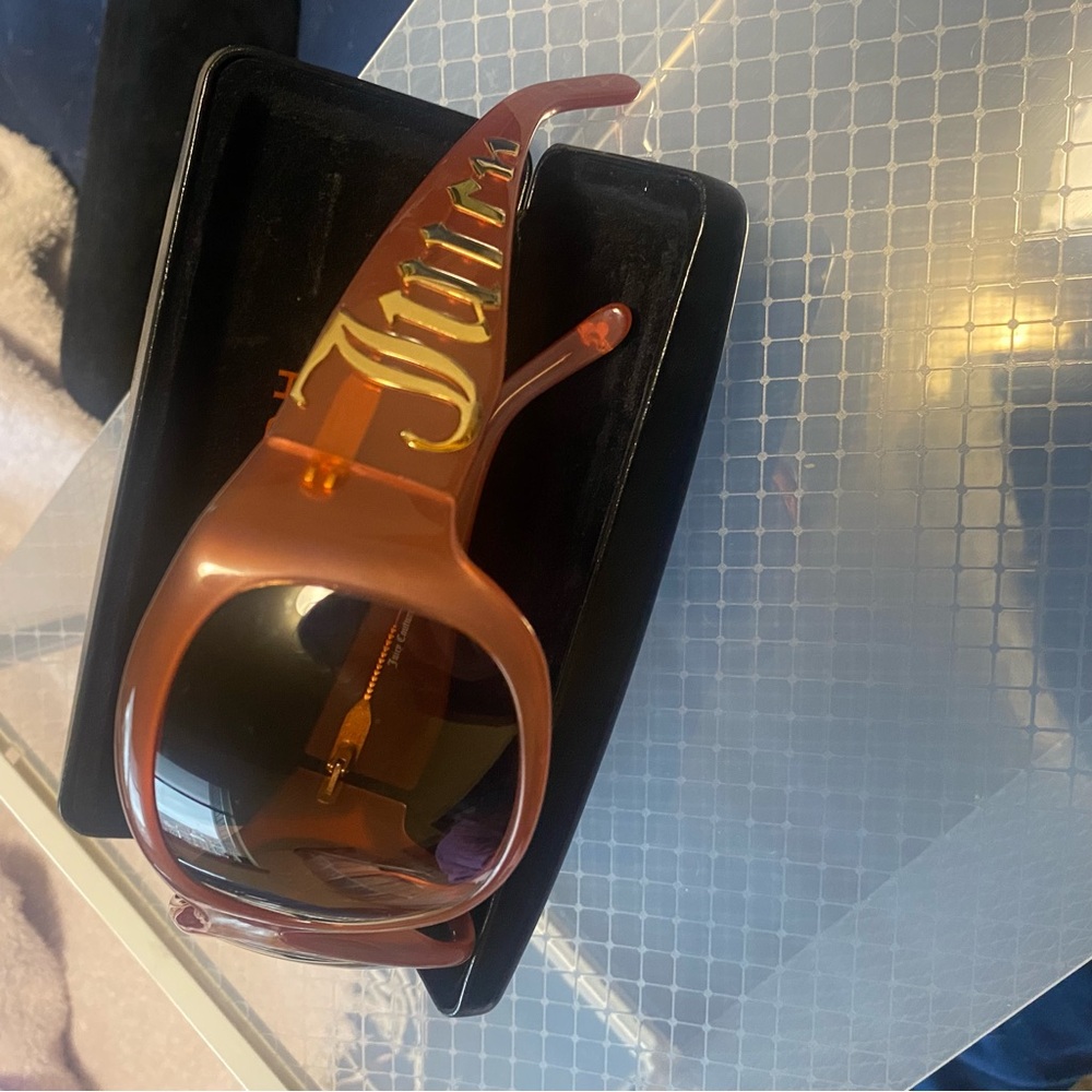 JUICY COUTURE 2000s Y2K Choose Juicy Pink Gold Gossip Sunglasses - Picture 6 of 8
